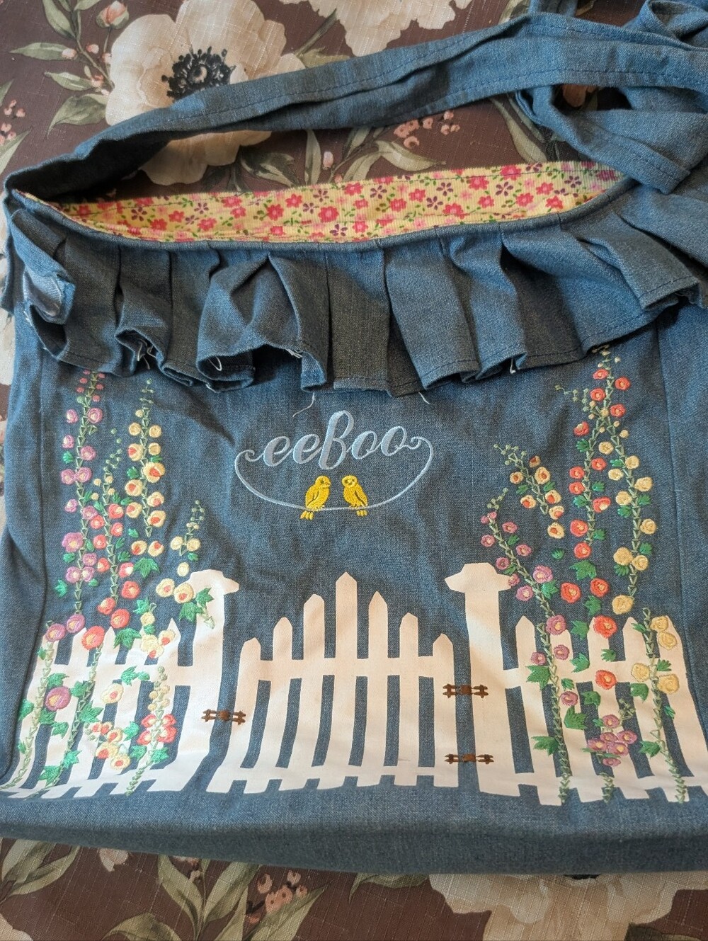 eeBoo Vintage Embroidered Shoulder Bag Purse